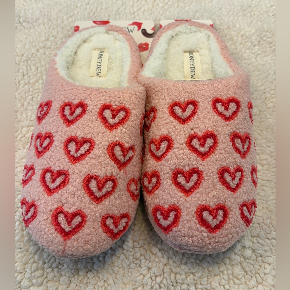 NWT Honeydew Intimates Heart Patterned Slippers